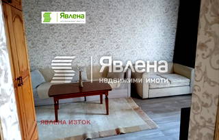 Едностаен апартамент в Разсадника с остъклена тераса