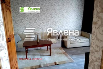 Едностаен апартамент в Разсадника с остъклена тераса