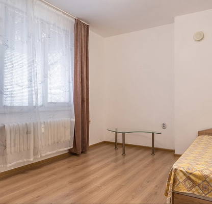 Снимка 3 — Двустаен апартамент с тераса в кв. Редута, София