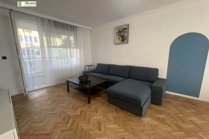 3-bedroom apartment in Sofiya, Reduta