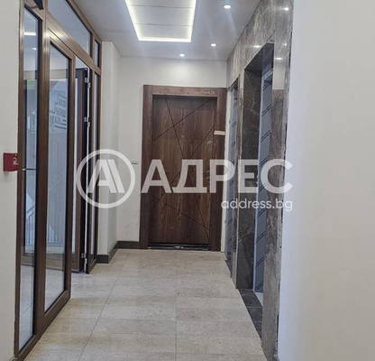 Снимка 2 — Двустаен апартамент с тераса в Сердика, София