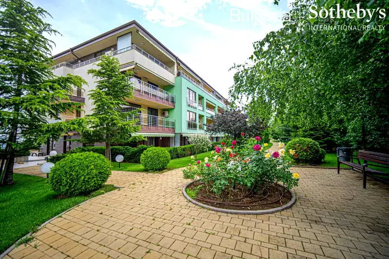 One-room apartment in Simeonovo with parking space in a gated complex