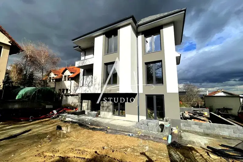 4-bedroom apartment in Sofiya, Simeonovo