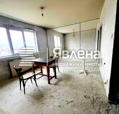 Снимка 2 — Тристаен апартамент в Слатина с балкон и таванско помещение