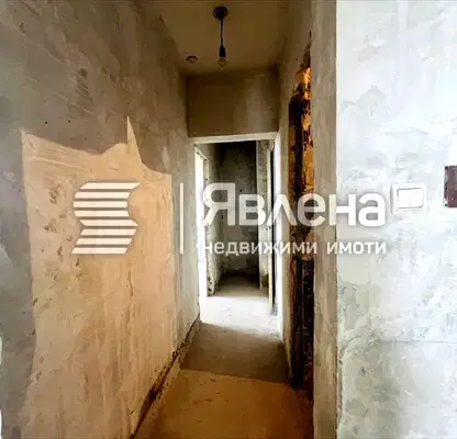 Снимка 4 — Тристаен апартамент в Слатина с балкон и таванско помещение