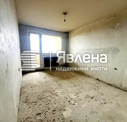 Снимка 5 — Тристаен апартамент в Слатина с балкон и таванско помещение