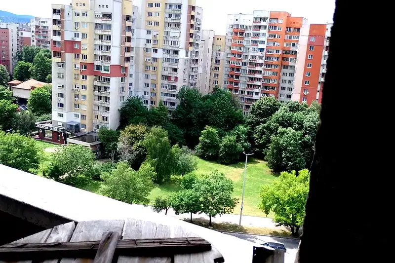 Тристаен апартамент в Стрелбище с голяма тераса
