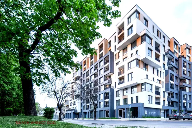 Тристаен апартамент с балкон в Сухата река, София