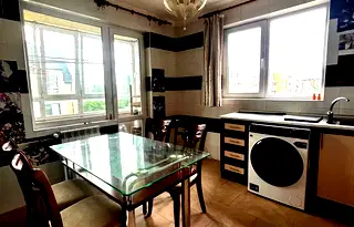 Тристаен апартамент с тераса в Сухата река, София