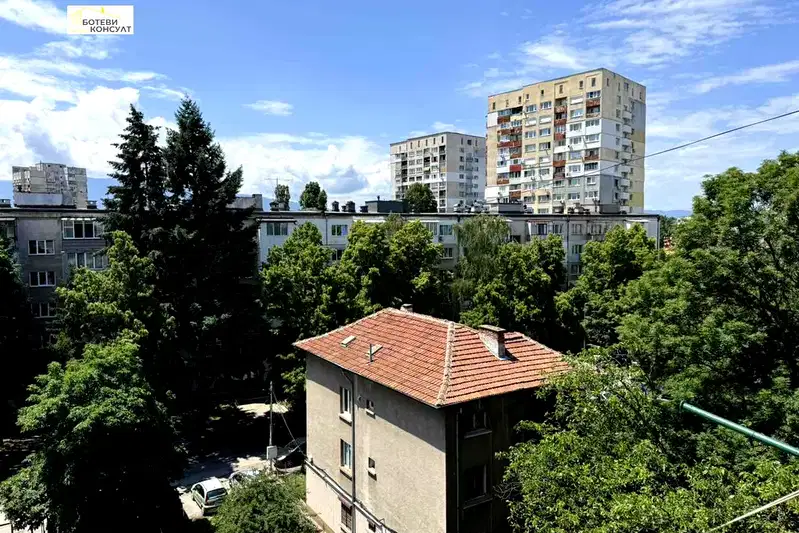 2-bedroom apartment in Sofiya, Tolstoi