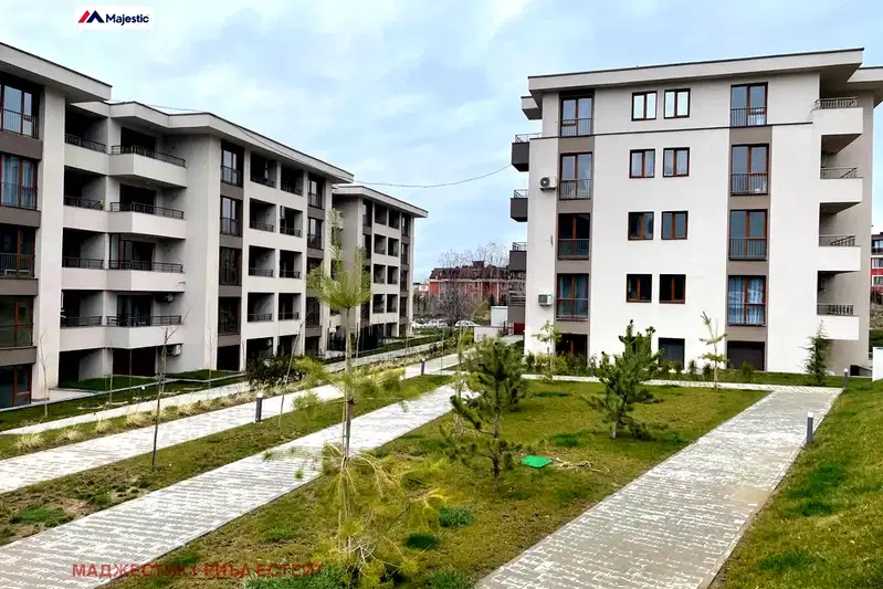Двустаен апартамент с тераса в кв. Витоша, София