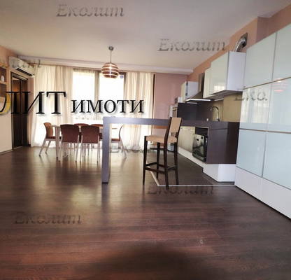 Снимка 2 — Тристаен апартамент с тераса в кв. Витоша, София