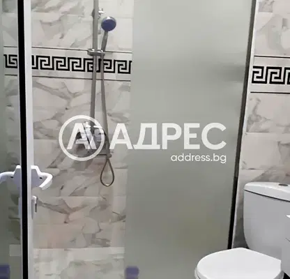 Снимка 2 — Двустаен апартамент с тераса и панорамна гледка в Военна рампа