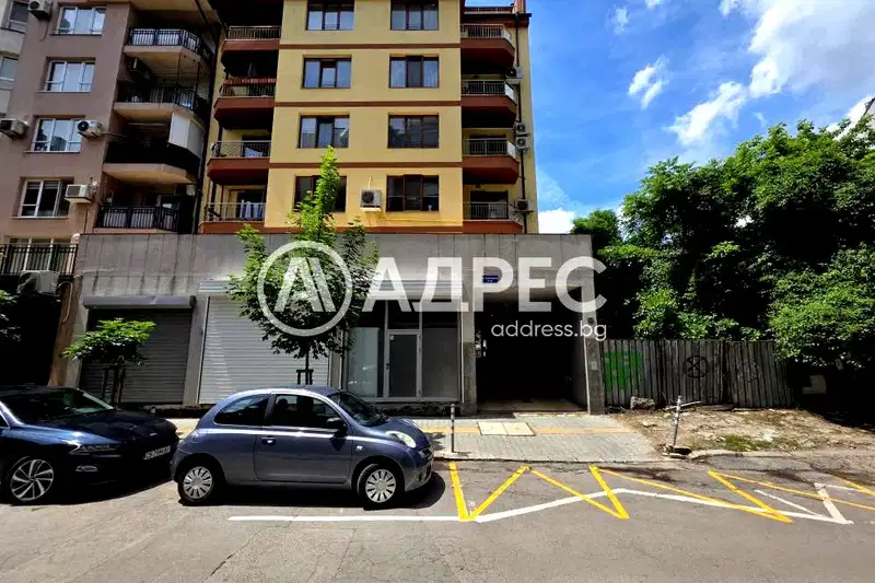 Three-room apartment with large terrace in Zona B-19, Sofia