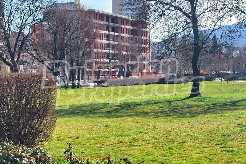 Тристаен апартамент в Зона Б-19 с асансьор в София