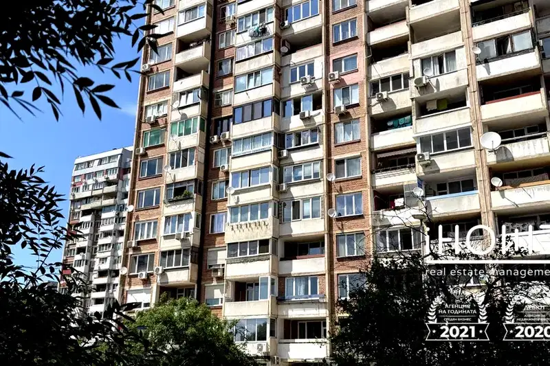 3-стаен апартамент в Зона Б-5 с голяма тераса в София