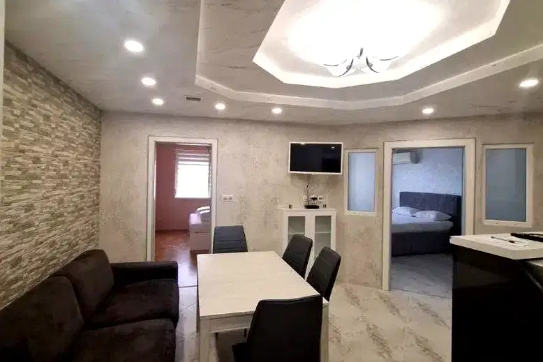 3-bedroom apartment in Sofiya, Zona B-5