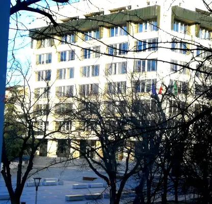 Снимка 2 — Тристаен апартамент в Стара Загора, Център