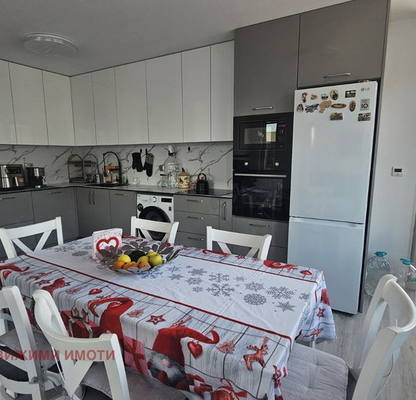 Photo 2 — 4-bedroom apartment in Stara Zagora, Jeleznik - Centyr