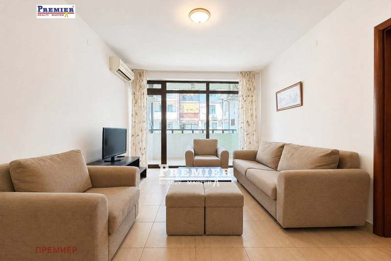 Three-room apartment in Sveti Vlas near the sea