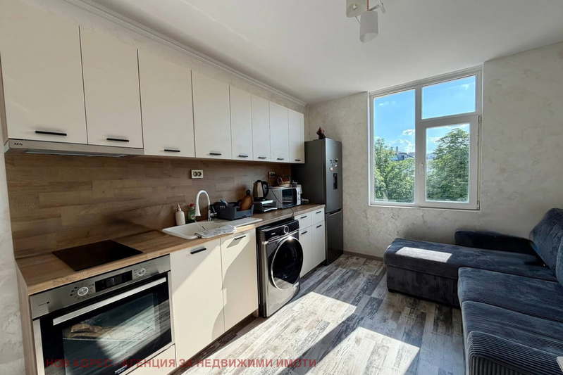 3-bedroom apartment in Tyrgovishte, Varosha