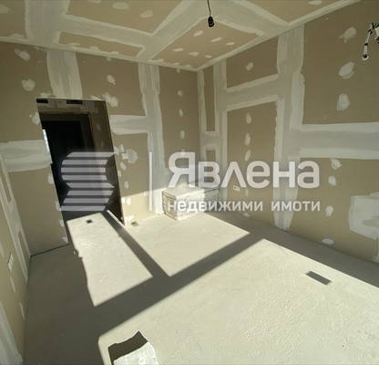 Снимка 4 — Тристаен апартамент в Аспарухово с тераса и асансьор