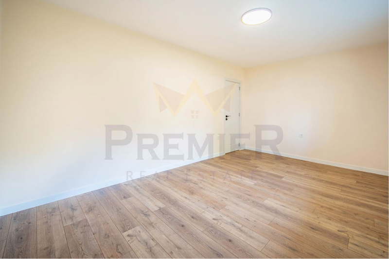 3-bedroom apartment in Varna, Biznes Hotel