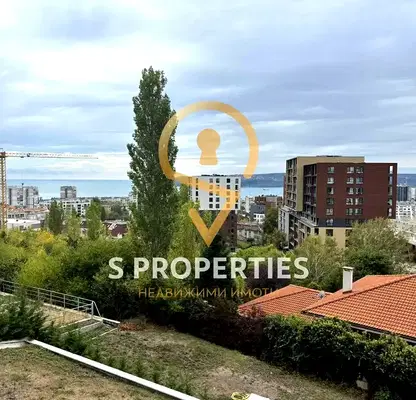 Снимка 2 — Тристаен апартамент с морска панорама в Бриз, Варна