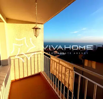 Снимка 2 — Тристаен апартамент с морска панорама в Бриз, Варна