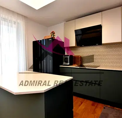 Снимка 2 — Просторен 4-стаен апартамент с двор в Бриз, Варна