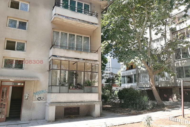 3-bedroom apartment in Varna, Centyr