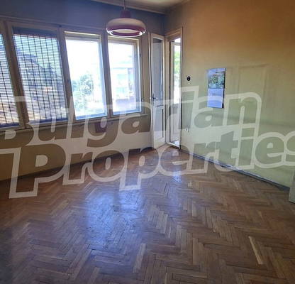 Photo 4 — Three-room apartment with two terraces in Center, Varna