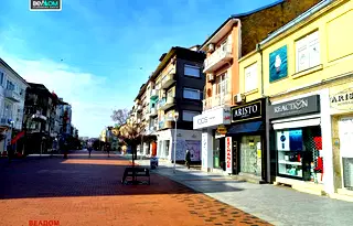 Четиристаен апартамент в Център, Варна с тераса