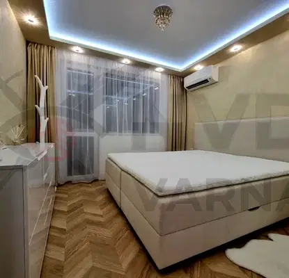 Снимка 4 — Двустаен апартамент в Център на Варна с тераса