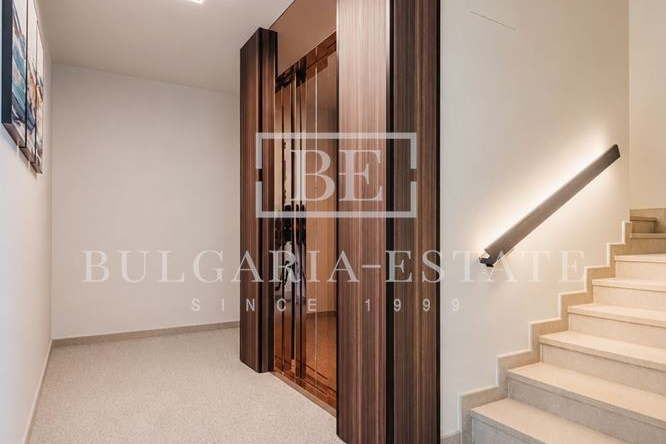 3-bedroom apartment in Varna, Galata