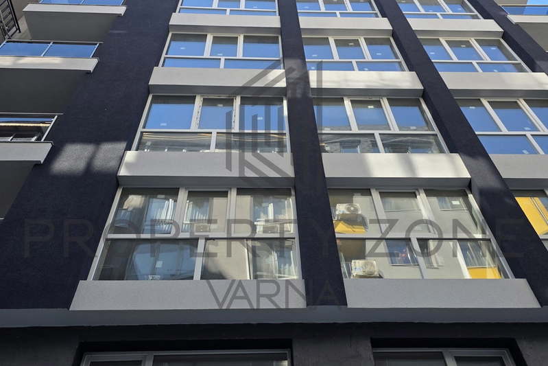 Двустаен апартамент в Гранд Мол, Варна с тераса
