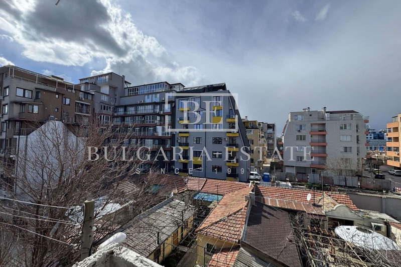 Two-room apartment near Grand Mall in Varna with loggia
