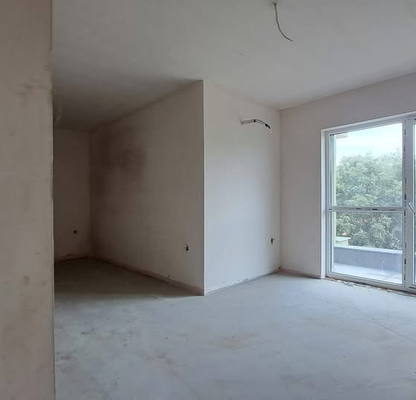 Снимка 3 — Двустаен апартамент 70 кв.м в Изгрев, Варна с югоизточно изложение
