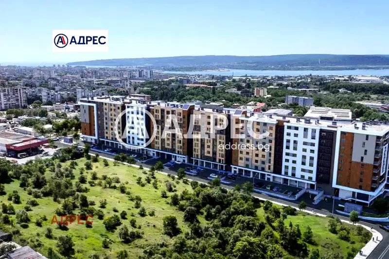 Двустаен апартамент в Кайсиева градина с тераса