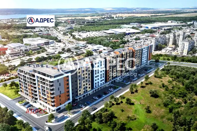 Тристаен апартамент в Кайсиева градина с тераса