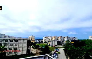 Просторен 3-стаен апартамент с панорамна тераса в Кайсиева градина