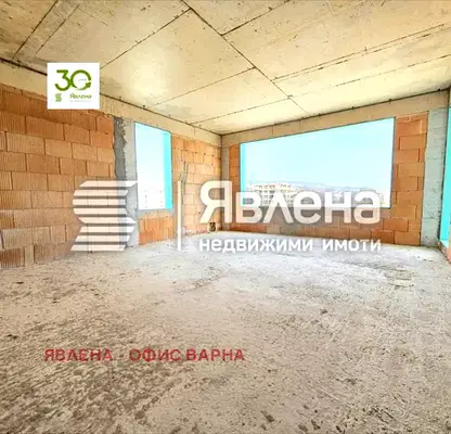 Снимка 2 — Тристаен апартамент с панорамна гледка в Кайсиева градина, Варна