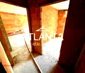 Снимка 4 — Двустаен апартамент в Колхозен пазар с балкон и асансьор
