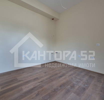 Снимка 2 — Двустаен апартамент с балкон в Колхозен пазар, Варна