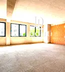 Тристаен апартамент 109 кв.м в Колхозен пазар, Варна