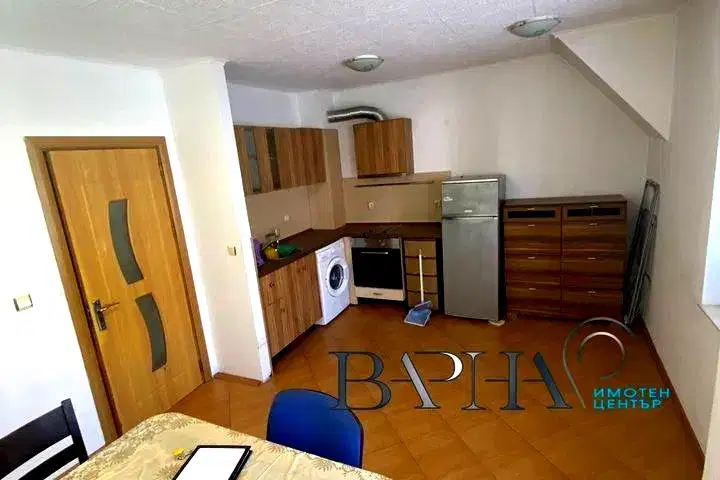 Двустаен апартамент в Колхозен пазар, Варна, с климатик