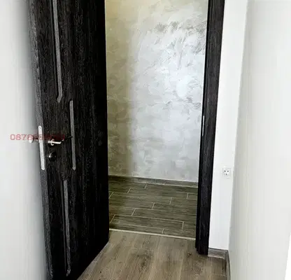 Снимка 4 — Тристаен апартамент на 3-ти етаж в Колхозен пазар, Варна