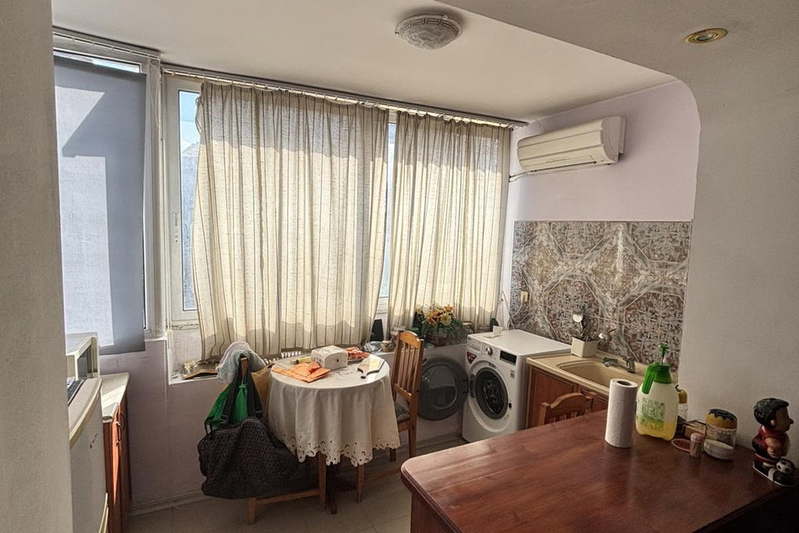 4-bedroom apartment in Varna, Konfuto
