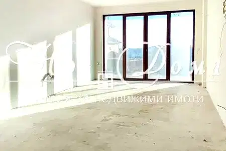 Двустаен апартамент с тераса в Левски 1, Варна