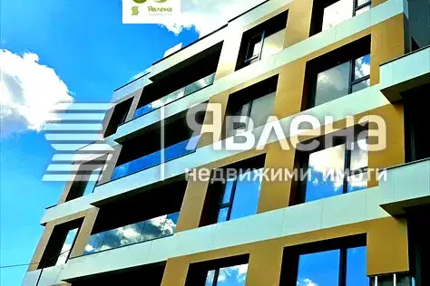 Тристаен апартамент с тераса в Левски 1, Варна